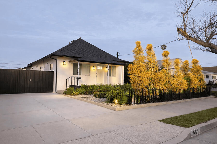 16421 Halldale Ave Southbay home for sale